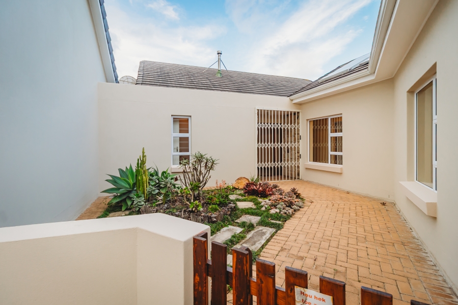 2 Bedroom Property for Sale in Groenkloof Retirement Village Western Cape